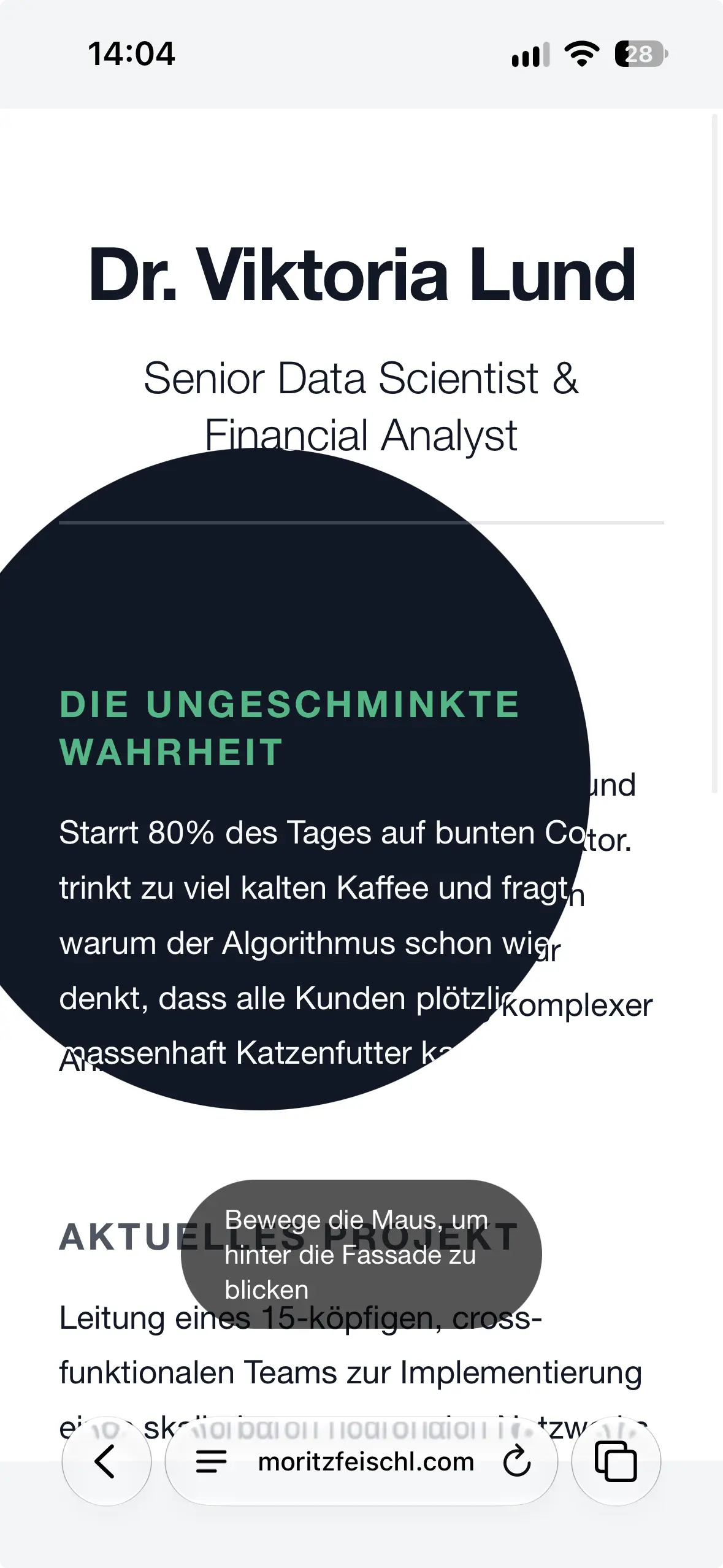 personal / public – Taschenlampe über dem Profil